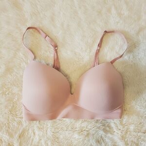 Victoria's Secret Soft Pink Seamless Bra 32DD